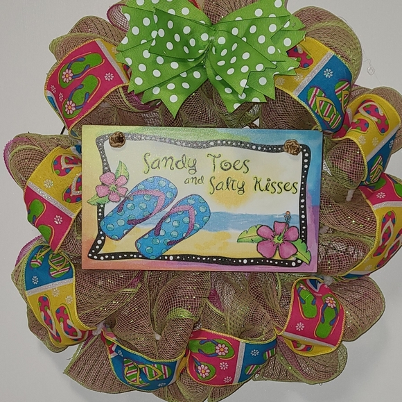 Pink and green wreath - Picture 2 of 2